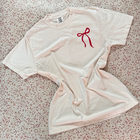 Holiday Ribbon TShirt - Picture 1 of 1